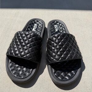 APL Black Quilted Slides